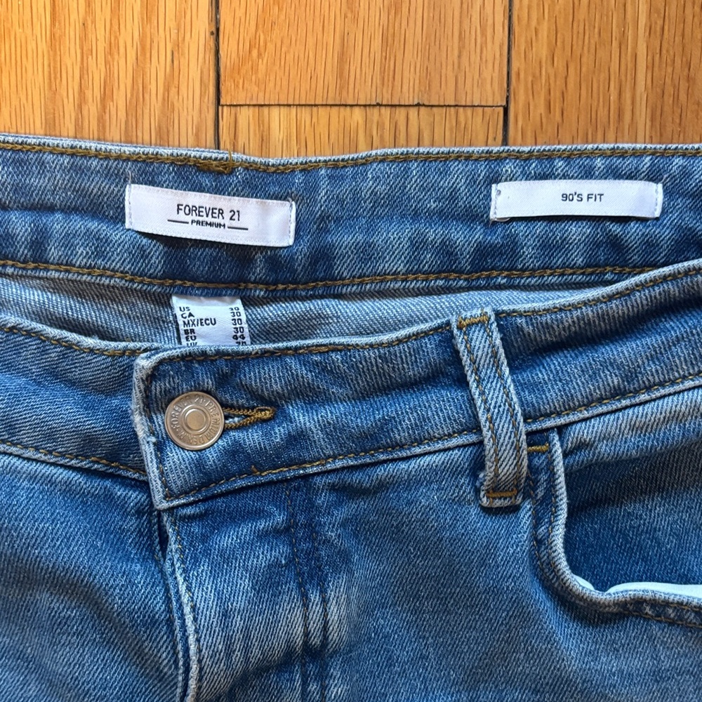 Forever 21 90s Fit Jeans - Picture 2 of 5